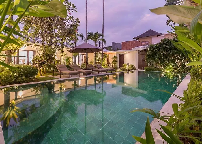 Budha 2 4bedrs 12m Pool, 700m2 Garden&bbq, & Quiet Ferienhaus Seminyak