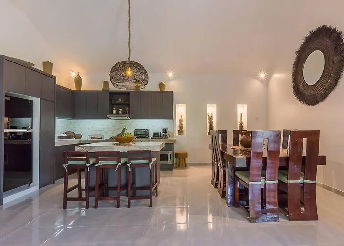 Ferienhaus Budha 2 4bedrs 12m Pool, 700m2 Garden&bbq, & Quiet
