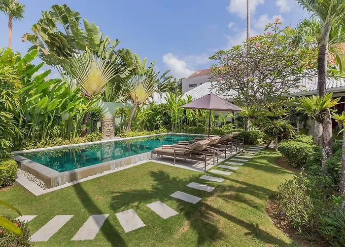 Ferienhaus Budha 2 4bedrs 12m Pool, 700m2 Garden&bbq, & Quiet Seminyak